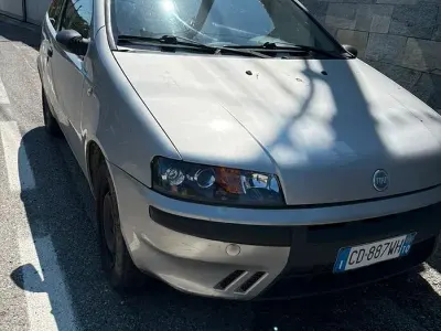Usata Fiat Punto 60 CV (44 kW) 2002 Utilitaria