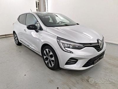 Usata Renault Clio V Evolution 90 CV (66 kW) 2022 Grigio Berlina