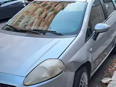 Usata Fiat Grande Punto 75 CV (55 kW) 2006 Grigio Utilitaria