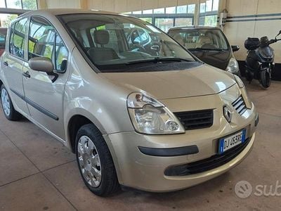 Beige Usata 2007 Renault Modus Monovolume | 2999 € (Buon prezzo)