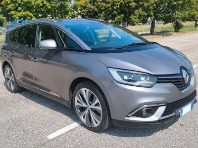 Usata Renault Grand Scénic IV Bose Edition 160 CV (117 kW) 2017 Grigio Monovolume