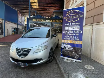 Usata Lancia Ypsilon 69 CV (50 kW) 2015 Grigio Utilitaria