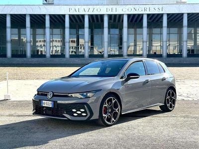 Usata VW Golf VIII GTI 265 CV (194 kW) 2025 Grigio Berlina