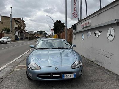 Usata Jaguar XK8 284 CV (208 kW) 2002 Grigio Coupé