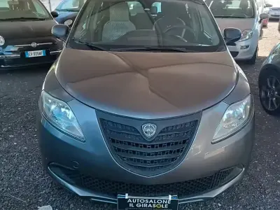 Usata Lancia Ypsilon Gold 95 CV (69 kW) 2014 Grigio Utilitaria