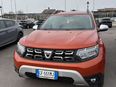 Usata Dacia Duster Prestige 101 CV (74 kW) 2021 Arancione SUV