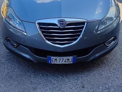 Usata Lancia Delta 120 CV (88 kW) 2012 Grigio Utilitaria
