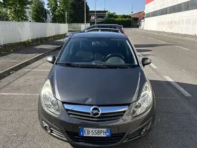 Usata Opel Corsa Edition 80 CV (58 kW) 2010 Grigio Utilitaria