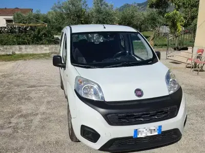 Usata Fiat Qubo Trekking 80 CV (58 kW) 2018 Bianco Monovolume
