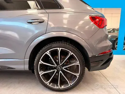Begagnad Audi RS Q3 Comfort 400 HK (294 kW) 2022 Svart SUV