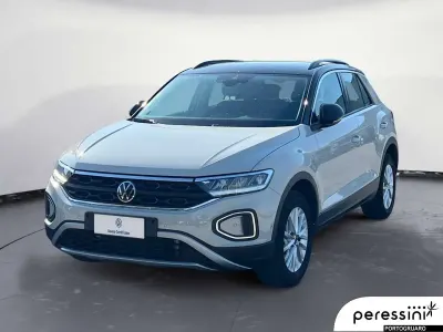 Usata VW T-Roc Life 110 CV (80 kW) 2023 Ascot grey SUV