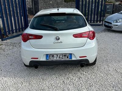 Usata Alfa Romeo Giulietta Exclusive 140 CV (102 kW) 2012 Bianco Utilitaria