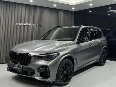 Usata BMW X5 M Sport 286 CV (210 kW) 2022 Wrapping grigio opaco SUV