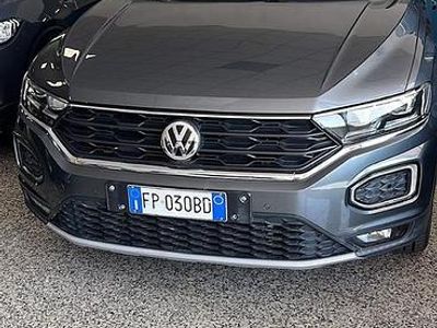 Usata VW T-Roc 150 CV (110 kW) 2018 Grigio SUV