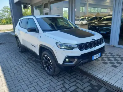 Usata Jeep Compass Trailhawk 179 CV (131 kW) 2023 Bianco SUV