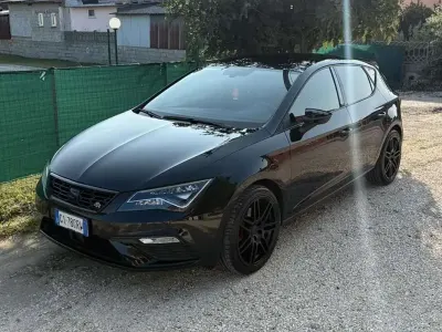 Käytetty Seat Leon FR 131 HP (96 kW) 2020 Musta Sedan
