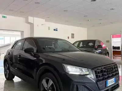 Usata Audi Q2 Business 116 CV (85 kW) 2024 Grigio SUV