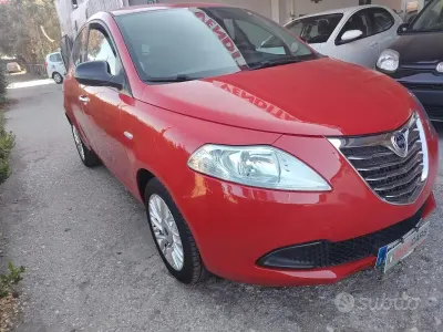 Usata Lancia Ypsilon S 85 CV (62 kW) 2014 Rosso Utilitaria