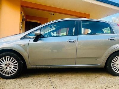 Grigio Usata 2008 Fiat Grande Punto Utilitaria | 2900 € (Buon prezzo)