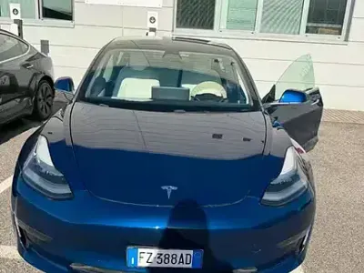 Usata Tesla Model 3 152 kW (208 CV) 2019 Bluazzurro Berlina