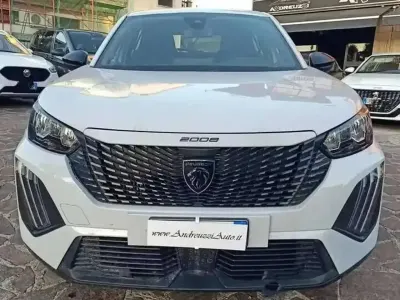 Usata Peugeot 2008 Active 102 CV (75 kW) 2023 Bianco SUV