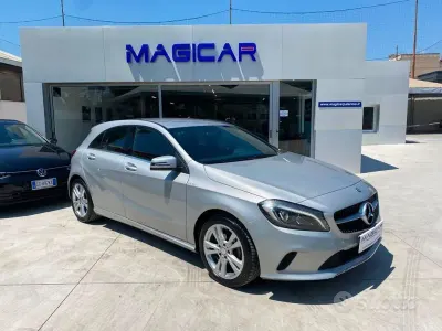 Usata Mercedes A180 109 CV (80 kW) 2017 Grigio Utilitaria