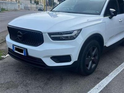 Usata Volvo XC40 Momentum 150 CV (110 kW) 2020 Bianco SUV