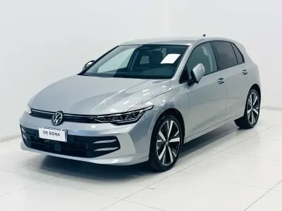 Nuova VW Golf VIII Life 150 CV (110 kW) 2026 Dolomite silver metallizzato Berlina