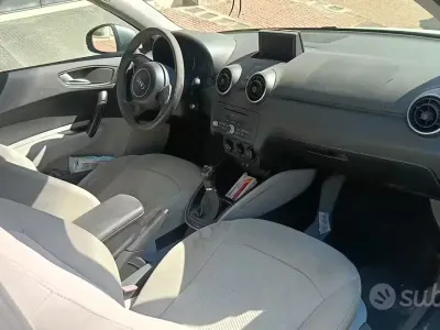 Usata Audi A1 105 CV (77 kW) 2011 Bianco Utilitaria