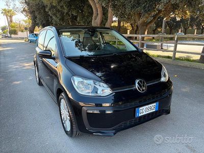 Usata VW up! Move 65 CV (47 kW) 2021 Nero Utilitaria