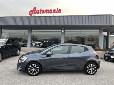 Usata Renault Clio V Business 90 CV (66 kW) 2022 Blu Berlina