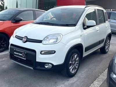 Usata Fiat Panda 4x4 S 95 CV (69 kW) 2016 Bianco Utilitaria