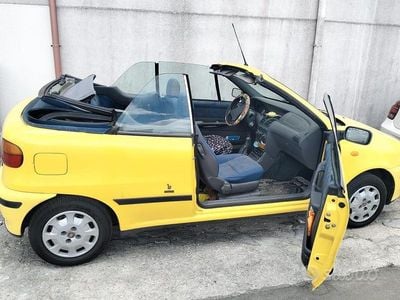 Usata Fiat Punto Cabriolet 60 CV (44 kW) 2000 Giallo Cabrio