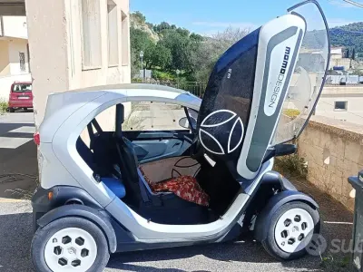 Usado Renault Twizy 12 kW (17 CV) 2012 Blanco Utilitario