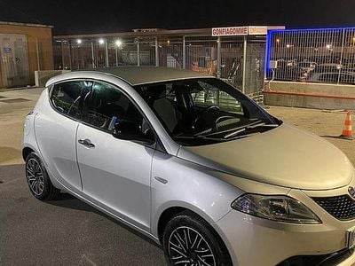 Usata Lancia Ypsilon 69 CV (50 kW) 2018 Grigio Utilitaria