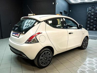 Usata Lancia Ypsilon S 69 CV (50 kW) 2019 Bianco Utilitaria