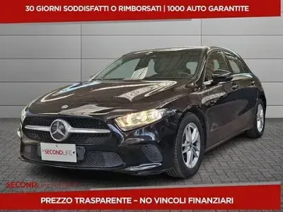 Usata Mercedes A180 Business 116 CV (85 kW) 2020 Nero Utilitaria