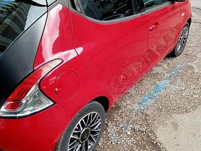 Usata Lancia Ypsilon 60 CV (44 kW) 2014 Utilitaria