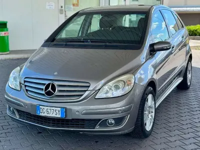 Begagnad Mercedes B150 95 HK (69 kW) 2007 Grå Minibuss