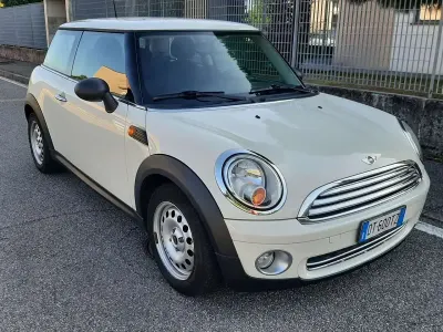 Usata Mini ONE Chili 95 CV (69 kW) 2009 Beige Utilitaria