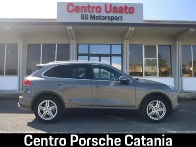 Usado Porsche Cayenne 250 CV (183 kW) 2015 Plateado SUV