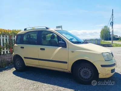 Usado Fiat Panda Dynamic 54 CV (39 kW) 2006 Amarillo Utilitario
