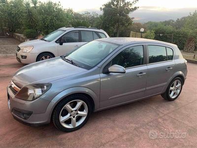 usata Opel Astra AstraIII 5p 1.9 cdti Cosmo 150cv 6m