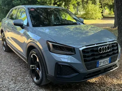 Usata Audi Q2 Business 150 CV (110 kW) 2023 Grigio SUV