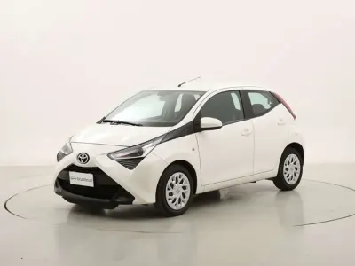 Usata Toyota Aygo Business Edition 72 CV (52 kW) 2019 Bianco Utilitaria