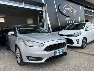 Usata Ford Focus Titanium 105 CV (77 kW) 2016 Grigio Berlina