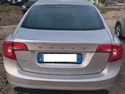 Usata Volvo S60 150 CV (110 kW) 2018 Grigio Berlina