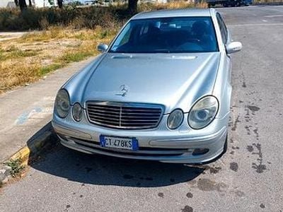 Usata Mercedes E280 Elegance 190 CV (139 kW) 2005 Grigio Berlina