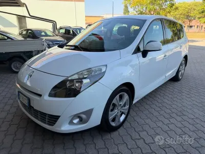 Usata Renault Scénic III Dynamique 110 CV (80 kW) 2009 Bianco Monovolume