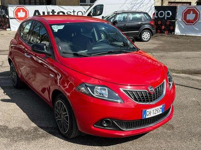 Usata Lancia Ypsilon Silver 69 CV (50 kW) 2022 Rosso Utilitaria